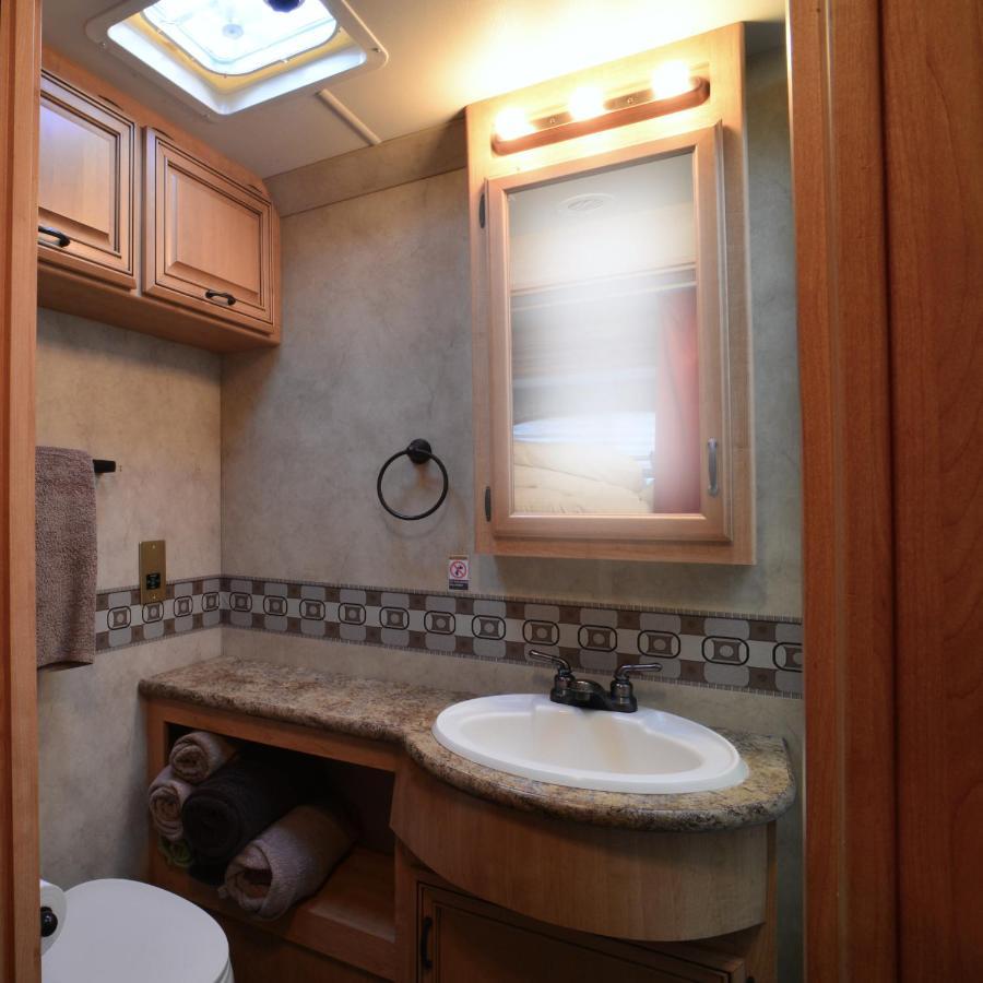 Luxury American Rv With Hot Tub West Chiltington Εξωτερικό φωτογραφία