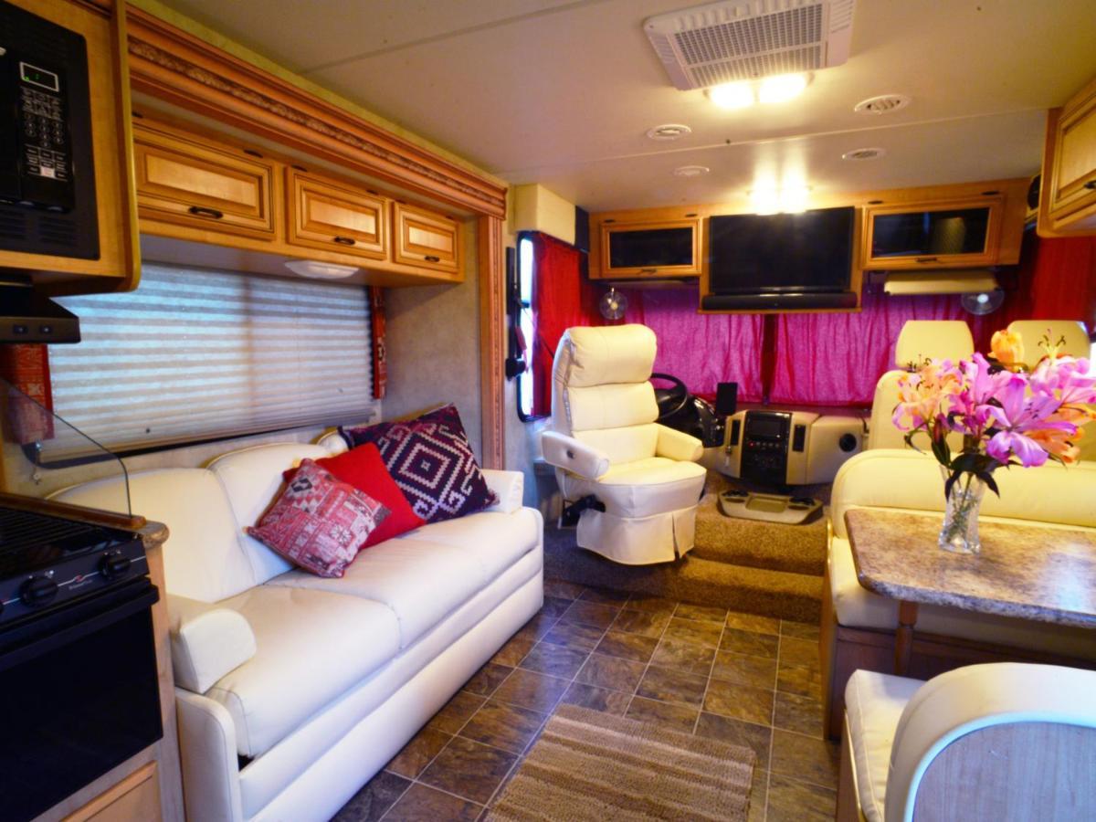 Luxury American Rv With Hot Tub West Chiltington Εξωτερικό φωτογραφία