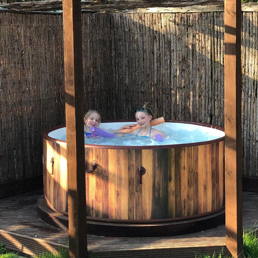 Luxury American Rv With Hot Tub West Chiltington Εξωτερικό φωτογραφία