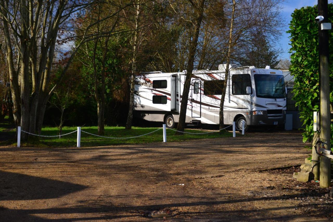Luxury American Rv With Hot Tub West Chiltington Εξωτερικό φωτογραφία