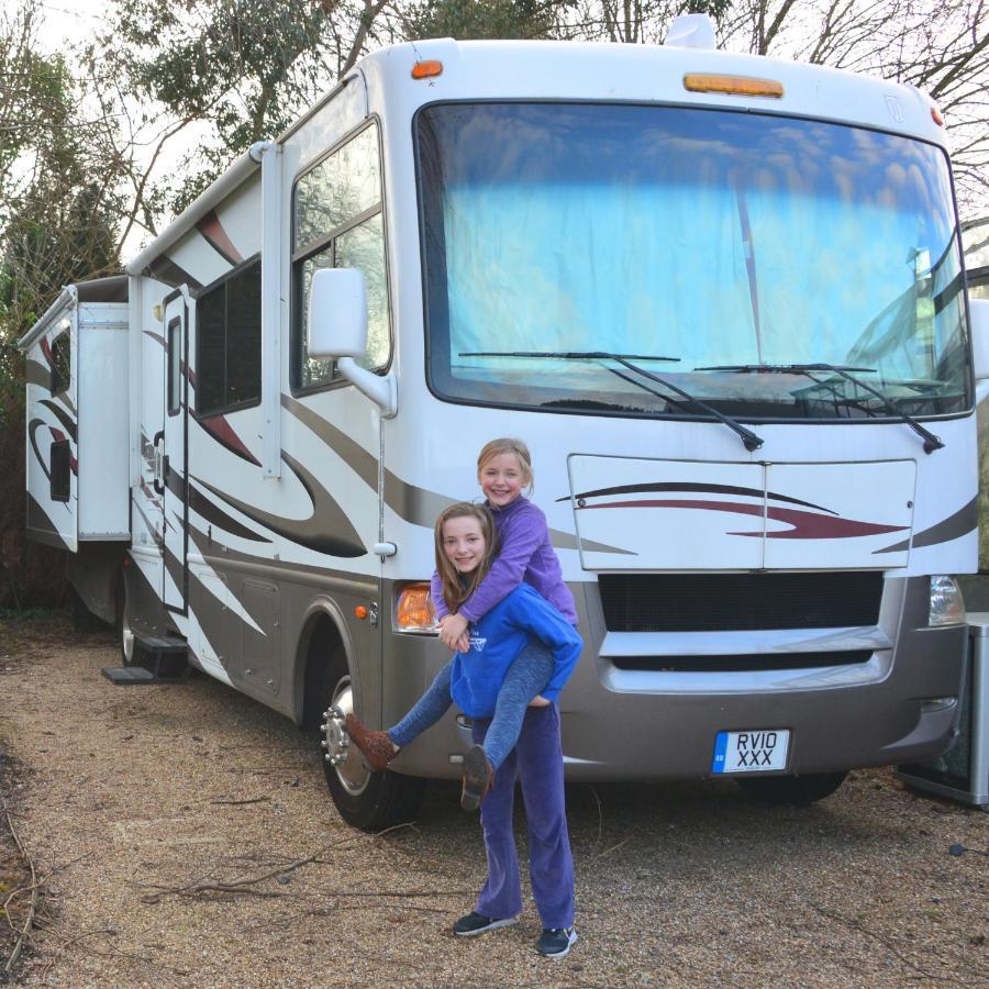 Luxury American Rv With Hot Tub West Chiltington Εξωτερικό φωτογραφία